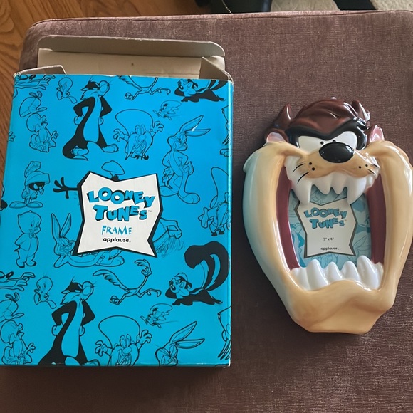 NWT Looney Tunes Tasmanian Devil 1994 3x4 Frame - Picture 1 of 9